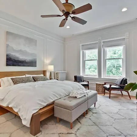 Historic Luxury Townhouse In Downtown Holiday home *
