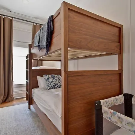 Historic Luxury Townhouse In Downtown Holiday home *