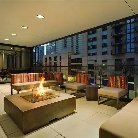 Home2 By Hilton River North Hotel 3*