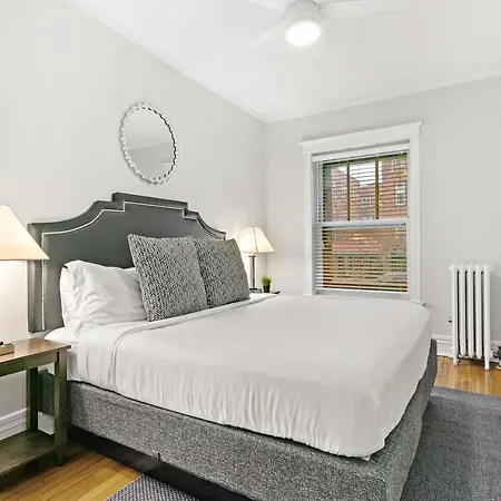 Apartment Indulging 2br In Festive Boystown - Buckingham 1 Chicago