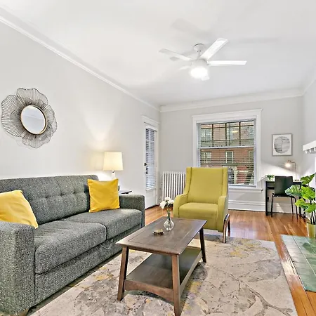 Indulging 2br In Festive Boystown - Buckingham 1 Apartment