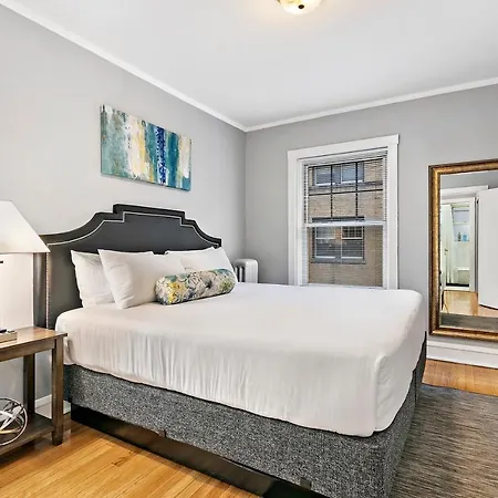 1-bedroom Cozy & Modish - Marshfield W2 Rep Apartment Chicago