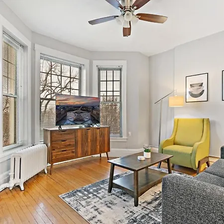 Comfy 2br Near Wrigley Field - Grace 3 Apartment