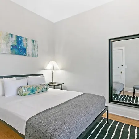 Comfy 2br Near Wrigley Field - Grace 3 Apartment