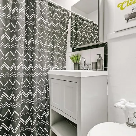 Apartment 1br Modern Lakeview Close To Dining - Oakdale 2s