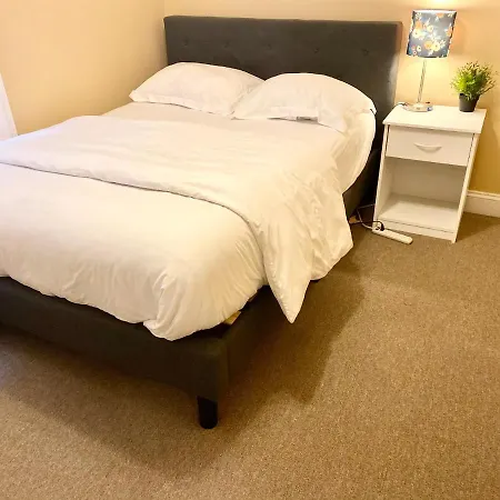 Entire Modern 2 Bedroom Apartment