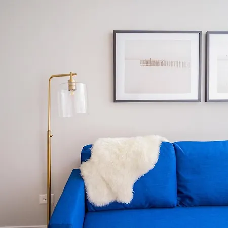 Comfy And Complete Near Boystown - Oakdale 317 Rep *