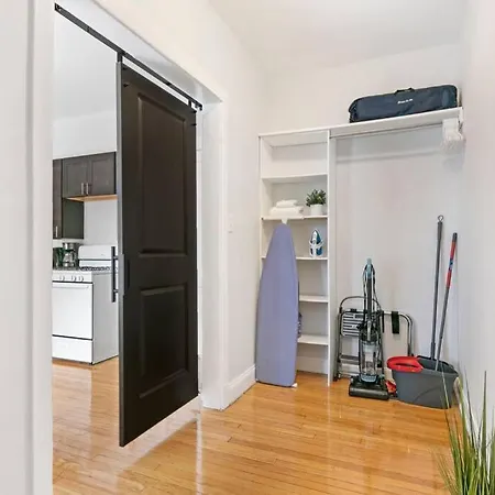 Well-equipped In - Belmont B7 Apartment