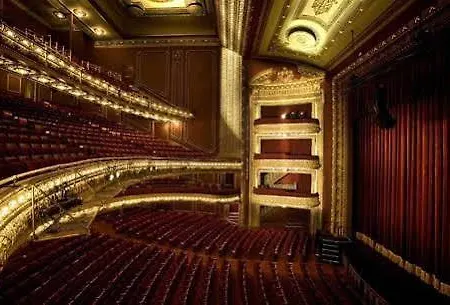 Hampton Majestic Theatre District Hotel 3*