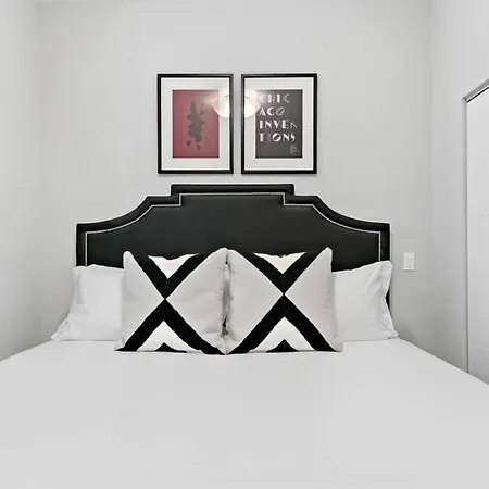 Cozy & Modern 3br - Division 201w 301w Rep Apartment