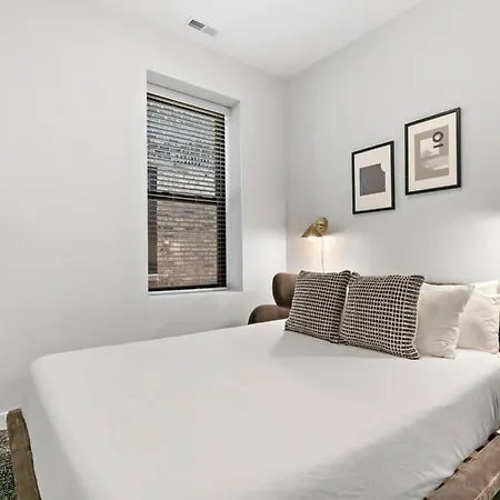 Cozy & Modern 3br - Division 201w 301w Rep Apartment Chicago