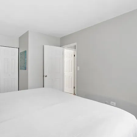 Apartment Stunning 1br At Center Of Lakeview - Oakdale 211 *