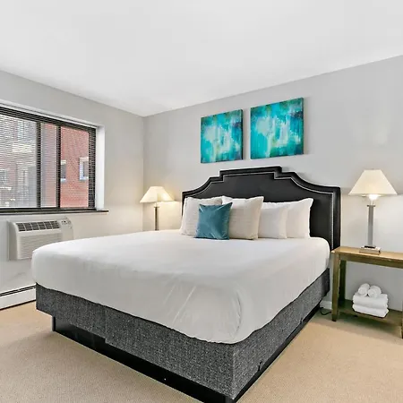 Stunning 1br At Center Of Lakeview - Oakdale 211 Apartment *