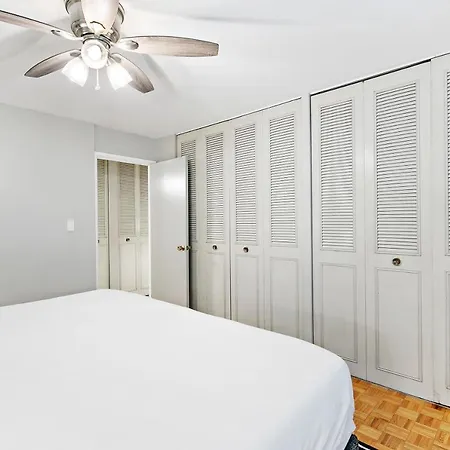 Apartment Cozy 1Br Escape, Walk To Dining & Attractions - Oakdale 204 *