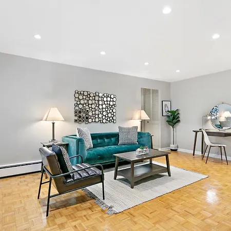 Cozy 1Br Escape, Walk To Dining & Attractions - Oakdale 204 Apartment