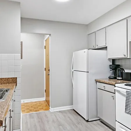 Cozy 1Br Escape, Walk To Dining & Attractions - Oakdale 204 *