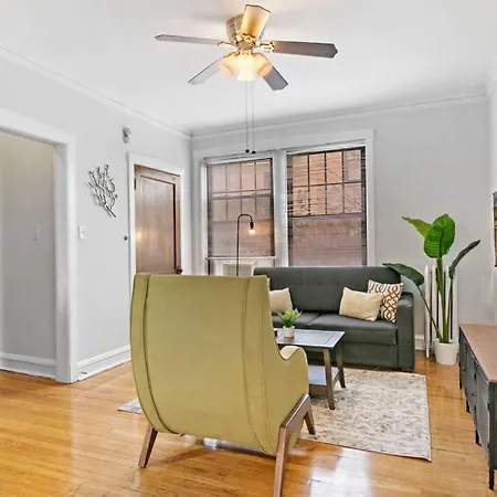 Well-furnished 1br In Popular Spot - Belmont J3 Apartment Chicago
