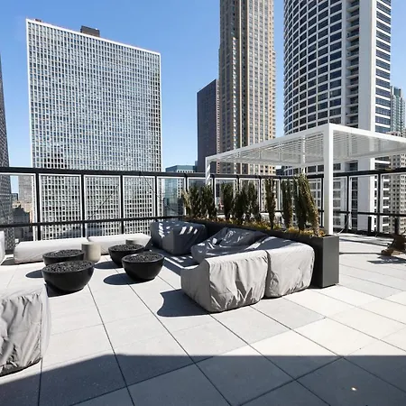21 East - Chic Dt Apts With Rooftop By Zencity Aparthotel Chicago