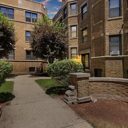 Homey 2br Unit In Boystown, Steps From Everything - Stratford 2n 3n Rep