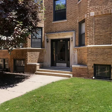 Homey 2br Unit In Boystown, Steps From Everything - Stratford 2n 3n Rep Apartment *