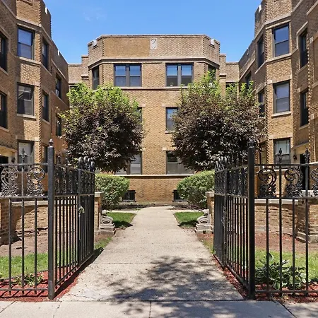 Homey 2br Unit In Boystown, Steps From Everything - Stratford 2n 3n Rep Apartment