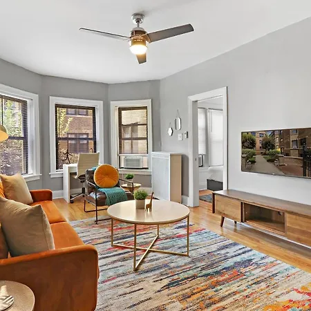 Homey 2br Unit In Boystown, Steps From Everything - Stratford 2n 3n Rep
