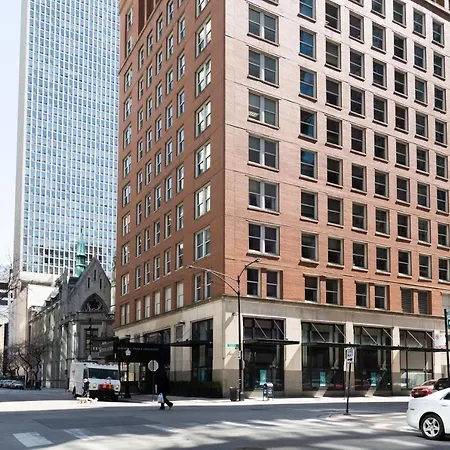 21 East - Chic Dt Apts With Rooftop By Zencity Aparthotel