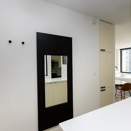 21 East - Chic Dt Apts With Rooftop By Zencity