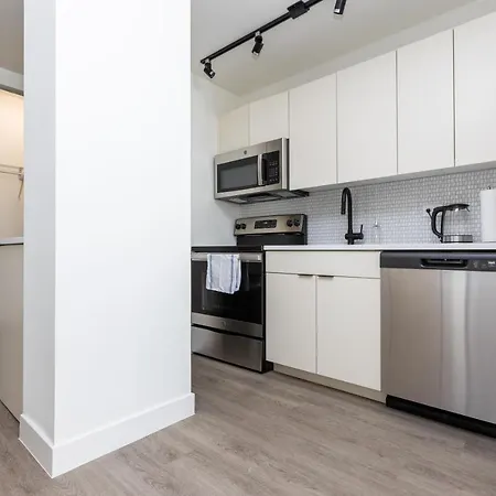 21 East - Chic Dt Apts With Rooftop By Zencity *