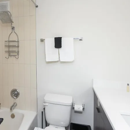 21 East - Chic Dt Apts With Rooftop By Zencity *