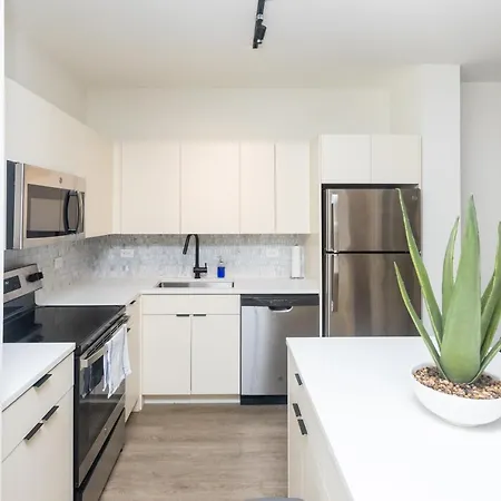 21 East - Chic Dt Apts With Rooftop By Zencity *