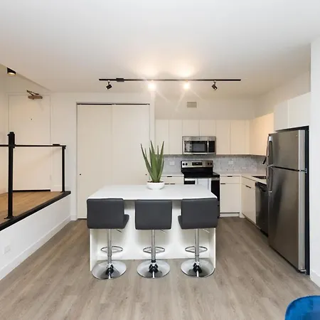 21 East - Chic Dt Apts With Rooftop By Zencity