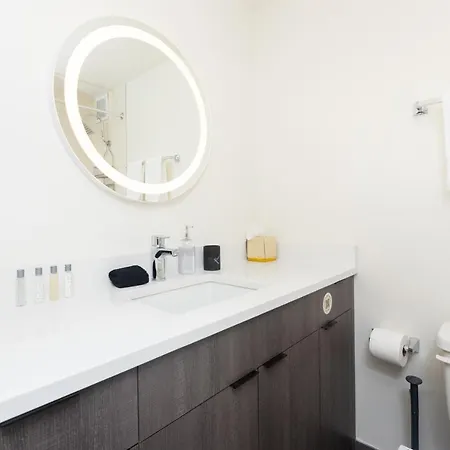 21 East - Chic Dt Apts With Rooftop By Zencity Aparthotel