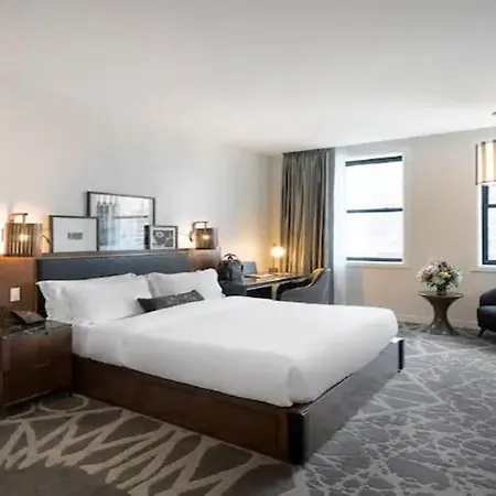 Londonhouse Chicago, Curio Collection By Hilton