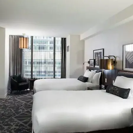 Londonhouse Chicago, Curio Collection By Hilton Chicago