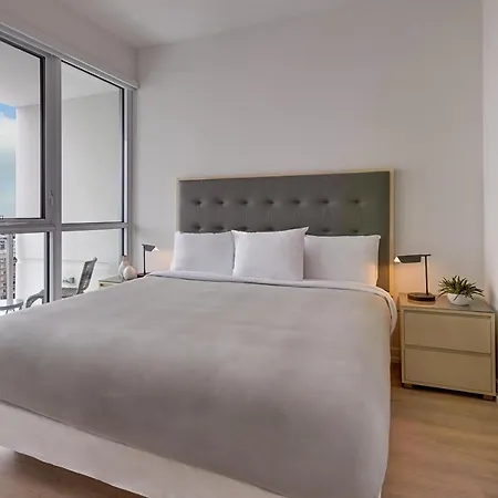 Hotel Level - River North