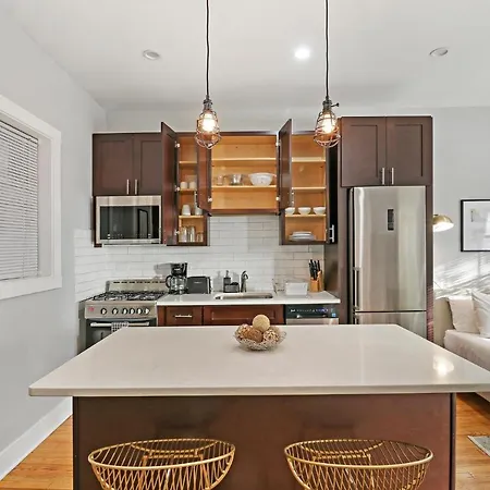 Apartment Alluring In Jefferson Park - Leland 1n