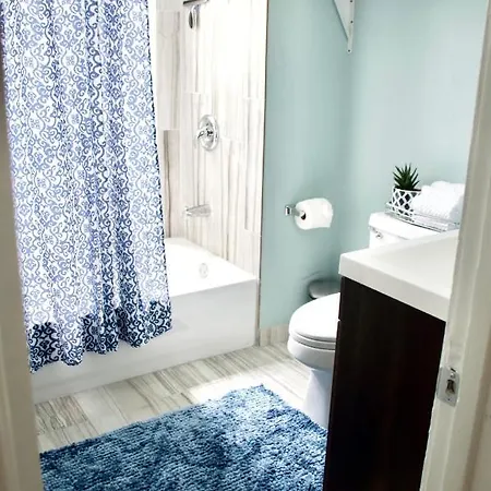 Sunny, Spacious, 3br 1ba Davlin * Chicago