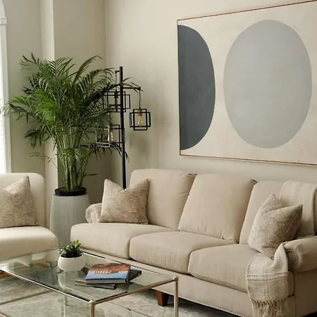 Amazing 3br 3 Ba In Apartment *
