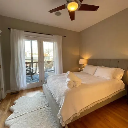 Amazing 3br 3 Ba In Chicago