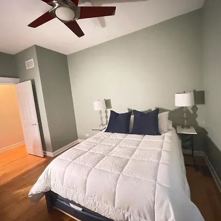 Amazing 3br 3 Ba In Chicago