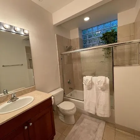 Apartment Amazing 3br 3 Ba In *