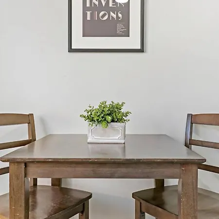 Appealing 1br In Portage Park - Montrose 2s Apartment Chicago