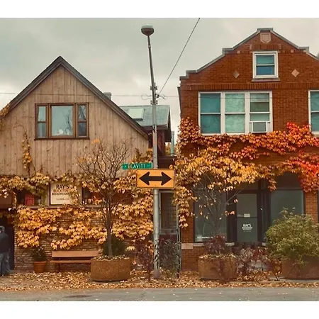 Ray's Bucktown Bed & Breakfast Chicago