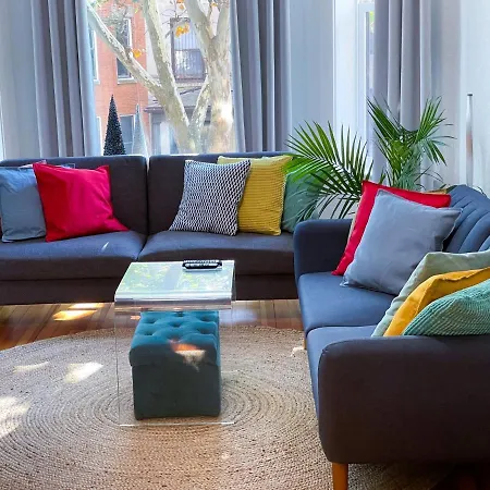 Perfect Wrigleyville Apartment Chicago