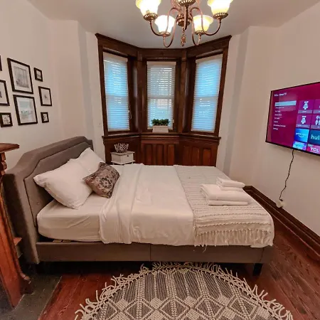 Villa Luxurious Classic Gold Coast For 12 Guests Chicago