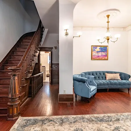 Luxurious Classic Gold Coast For 12 Guests Chicago