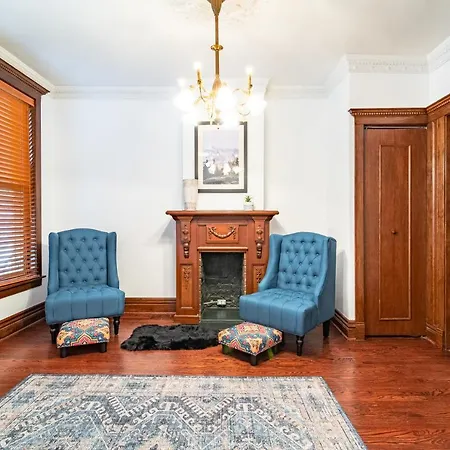 Villa Luxurious Classic Gold Coast For 12 Guests Chicago