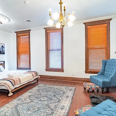 Villa Luxurious Classic Gold Coast For 12 Guests Chicago