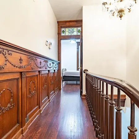 Luxurious Classic Gold Coast For 12 Guests * Chicago